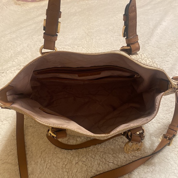 Michael Kors Shoulder/Crossbody 14”x13x6” - Picture 6 of 10